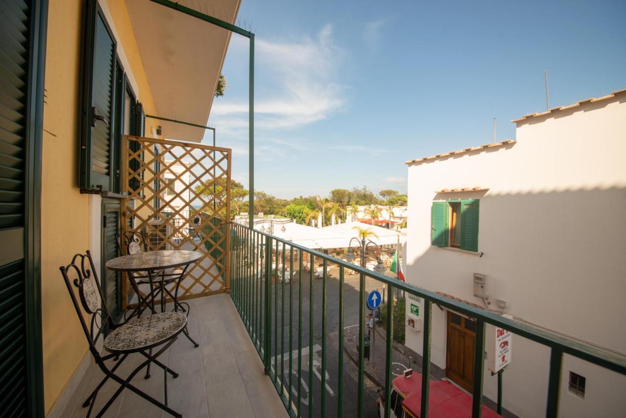 B&B La Piazzetta イスキア島 エクステリア 写真